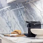 Διαμέρισμα Luxurious Retreat In By Lovelystay *