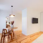 Apartman Luxurious Retreat In By Lovelystay Porto