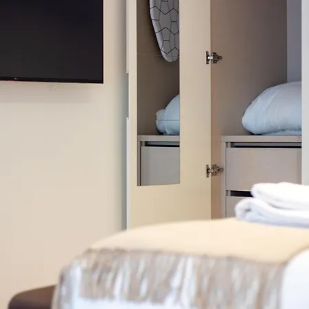 Luxurious Retreat In By Lovelystay * Porto