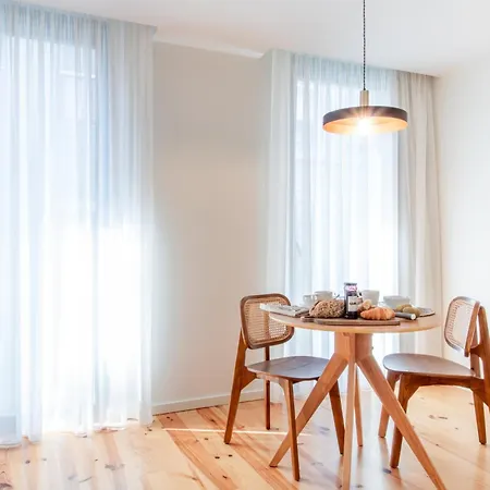 Luxurious Retreat In By Lovelystay Apartment *
