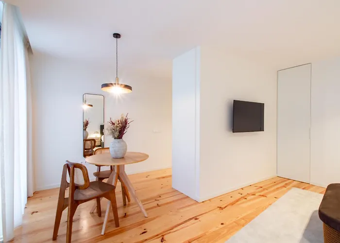 Apartman Luxurious Retreat In By Lovelystay Porto