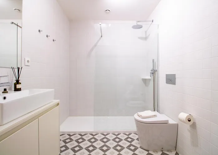 Luxurious Retreat In By Lovelystay Porto