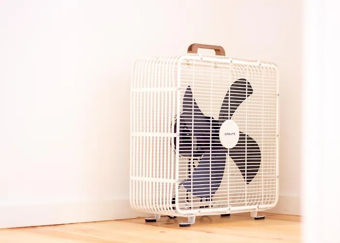 Luxurious Retreat In By Lovelystay شقة بورتو