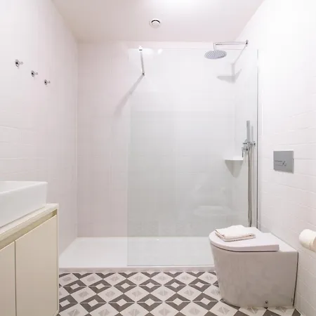 Luxurious Retreat In By Lovelystay Porto