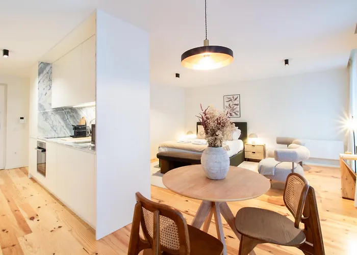 Luxurious Retreat In By Lovelystay Porto